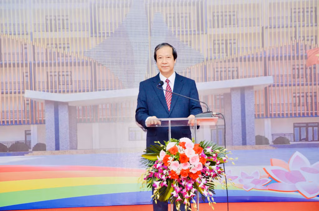 Đồng chí Nguyễn Kim Sơn, Bộ trưởng Bộ GD&amp;ĐT phát biểu tại buổi lễ.