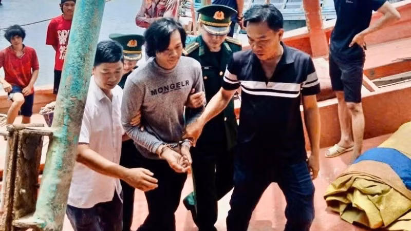 Đối tượng truy nã V. bị lực lượng chức năng bắt giữ.