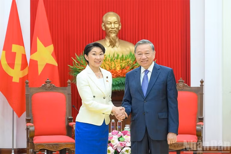 Tổng Bí thư Tô Lâm tiếp bà Obuchi Yuko, Hạ nghị sĩ Quốc hội Nhật Bản, Chủ tịch Liên minh Nghị sĩ hữu nghị Nhật-Việt. (Ảnh: ĐĂNG KHOA)