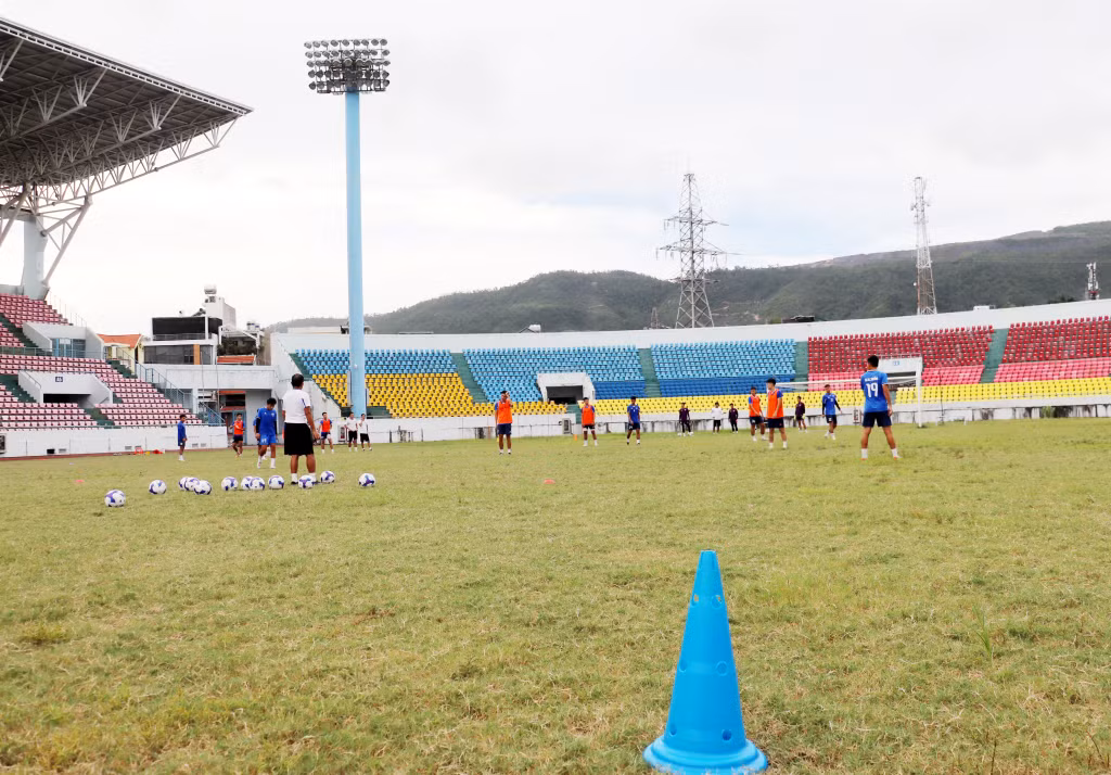 Quảng Ninh FC hội quân, tập luyện từ khá sớm để chuẩn bị cho mùa giải mới.