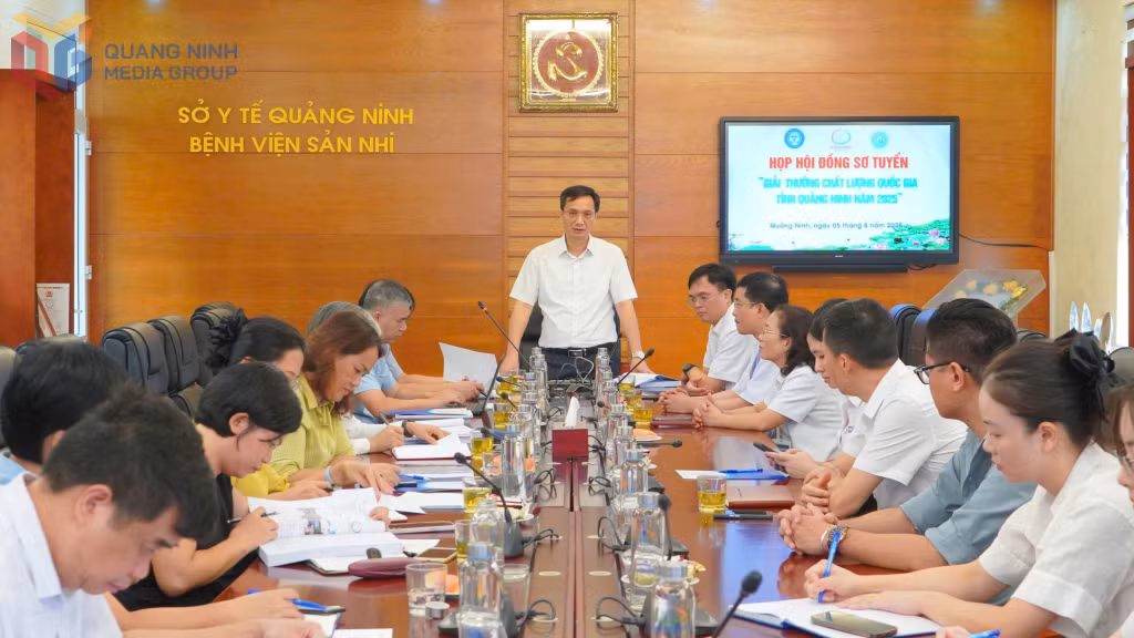 Đoàn công tác Sở KH&amp;CN làm việc với Bệnh viện Sản Nhi Quảng Ninh để xem xét, đánh giá hồ sơ tham dự Giải thưởng Chất lượng Quốc gia của bệnh viện.