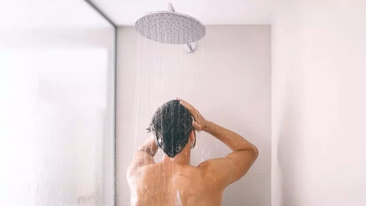 Tại sao tắm sau bữa ăn lại ảnh hưởng đến tiêu hóa?