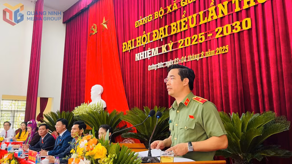 Thiếu tướng Trần Văn Phúc, Ủy viên Ban thường vụ Tỉnh ủy, Giám đốc Công an tỉnh phát biểu chỉ đạo tại Đại hội.