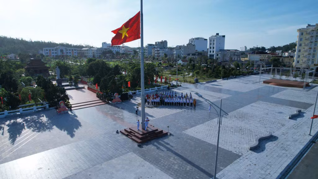 Cũng trong 2 ngày 3 và 4/8, Đại hội đại biểu đặc khu Cô Tô cũng đã được tổ chức thành công. Trong khuôn khổ Đại hội, các đại biểu đã cử hành trọng thể nghi lễ thượng cờ Tổ quốc trên đảo tiền tiêu vùng Đông Bắc...
