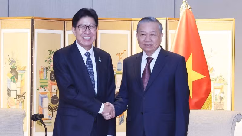 Tổng Bí thư Tô Lâm tiếp ông Park Heong-joon, Thị trưởng thành phố Busan, Hàn Quốc. (Ảnh: TTXVN)