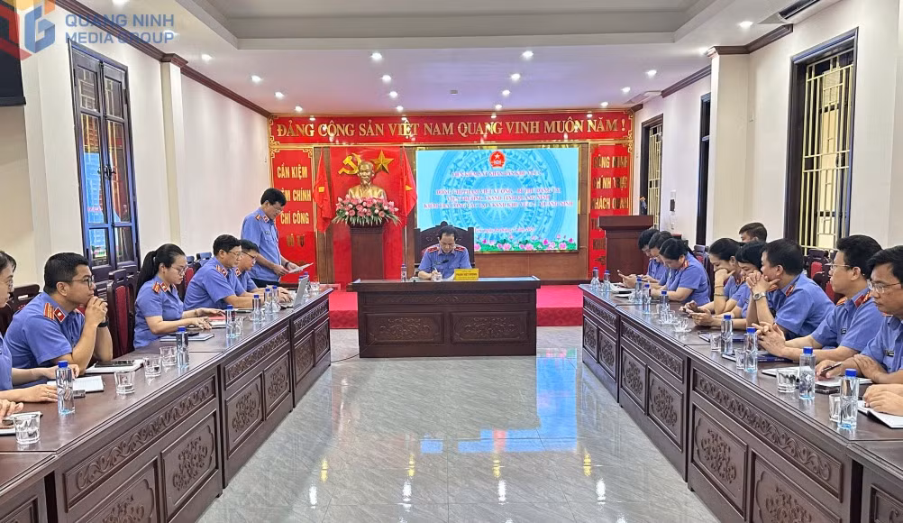 Đoàn kiểm tra VKSND tỉnh kiểm tra việc triển khai thực hiện nhiệm vụ sau sắp xếp, tinh gọn tổ chức bộ máy tại VKSND khu vực 2. 