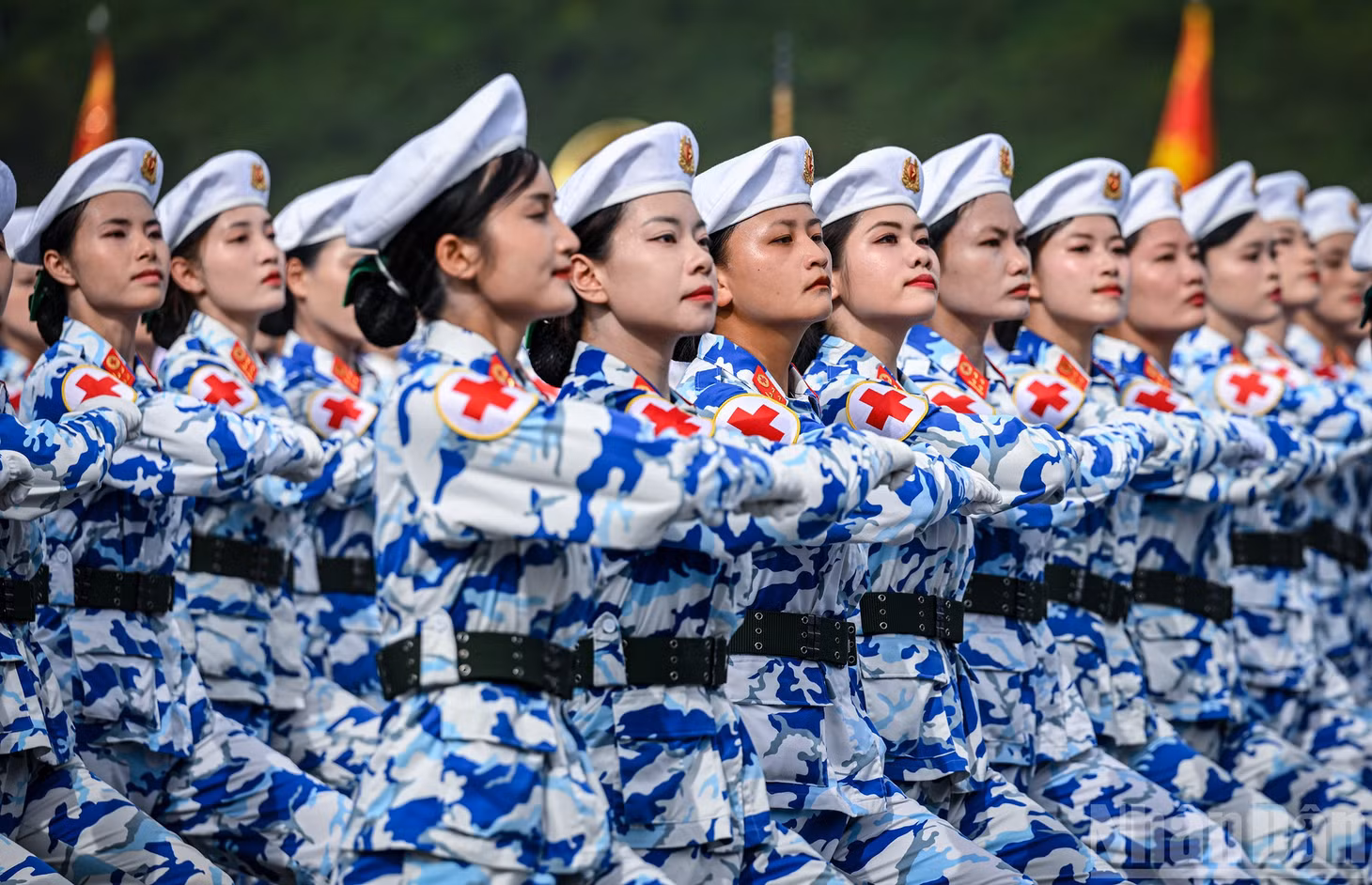 Khối nữ chiến sĩ Quân y.