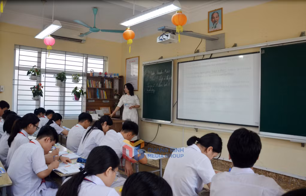 Một giờ học tiếng Anh của học sinh Trường THCS Trọng Điểm (TP Hạ Long). Ảnh: Lan Anh