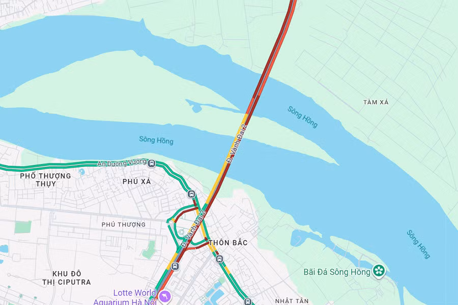 Cầu Nhật Tân ùn tắc kéo dài. Ảnh: Google Maps