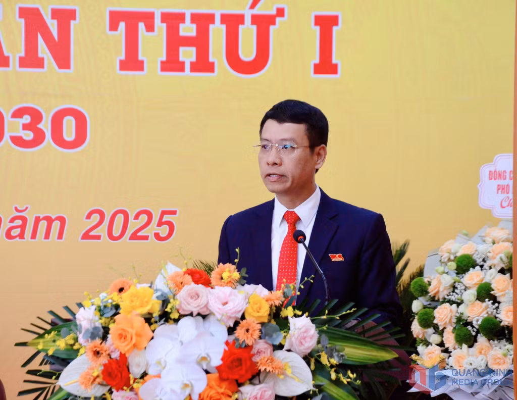 Đồng chí Nguyễn Hồng Dương, Ủy viên Ban Thường vụ, Trưởng Ban Tuyên giáo và Dân vận Tỉnh ủy, phát biểu chỉ đạo tại đại hội.