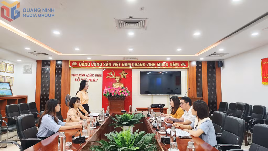 Phòng Văn bản và theo dõi thi hành pháp luật họp triển khai công việc theo kế hoạch Sở Tư pháp ban hành. 