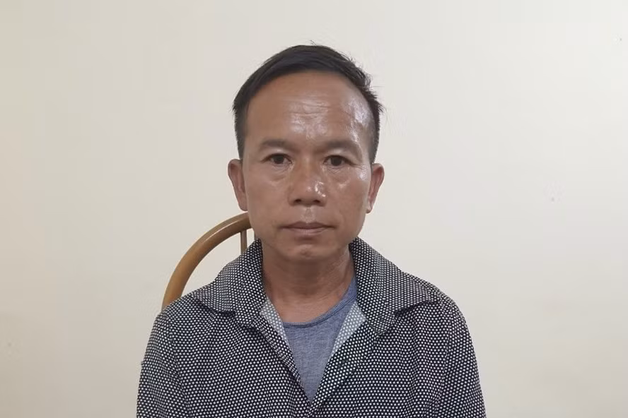 Đối tượng truy nã vừa bị cơ quan công an ở Sơn La bắt giữ. Ảnh: M.P