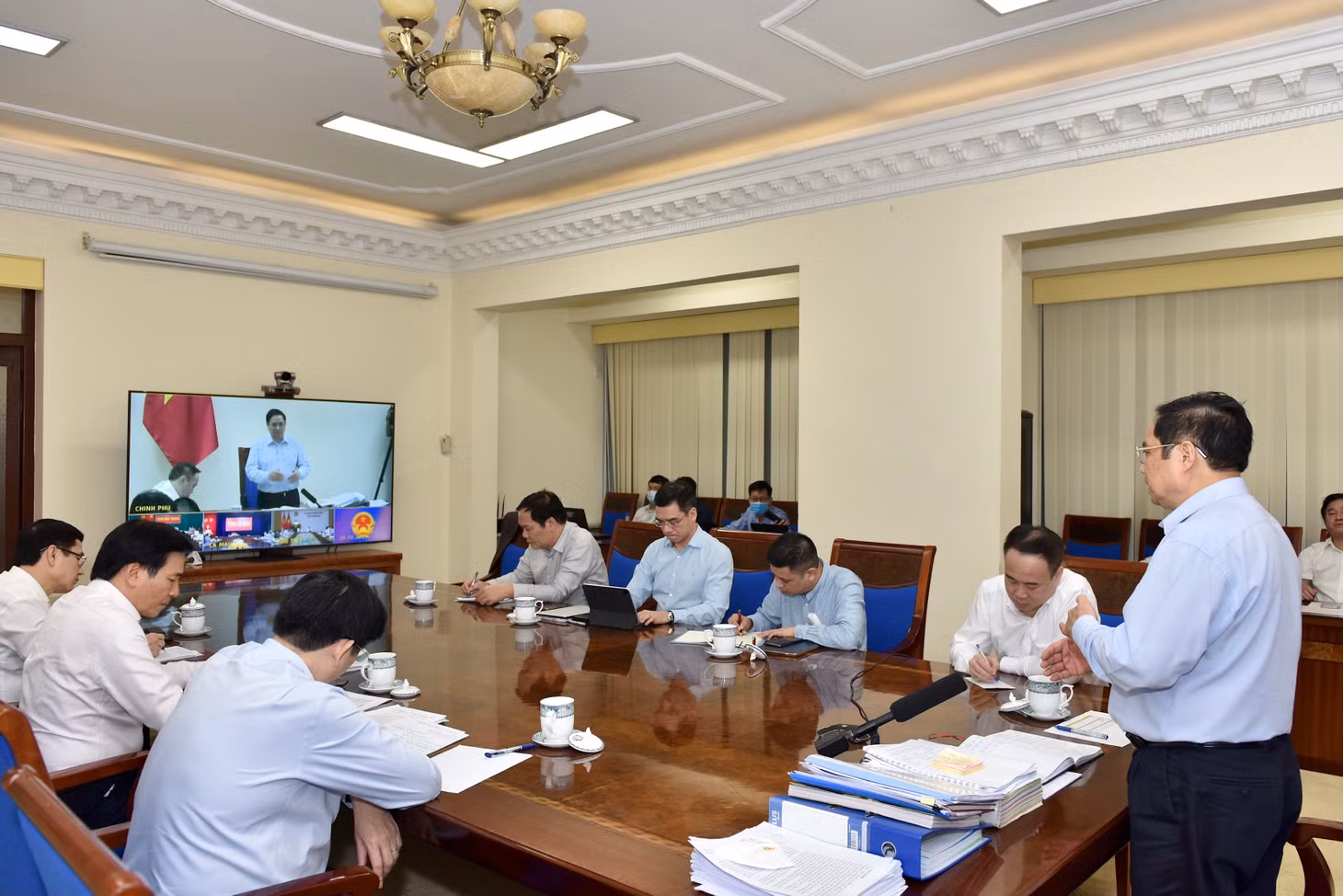Thủ tướng đề nghị các tỉnh Phú Thọ, Sóc Trăng, Cà Mau nhanh chóng kiểm soát các ổ dịch mới phát sinh, kiên trì thực hiện các biện pháp đã được chỉ đạo thống nhất từ Trung ương với 3 trụ cột chính - Ảnh: VGP/Nhật Bắc