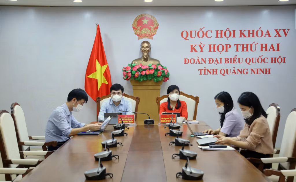 Quang cảnh thảo luận tại điểm cầu tỉnh Quảng Ninh.