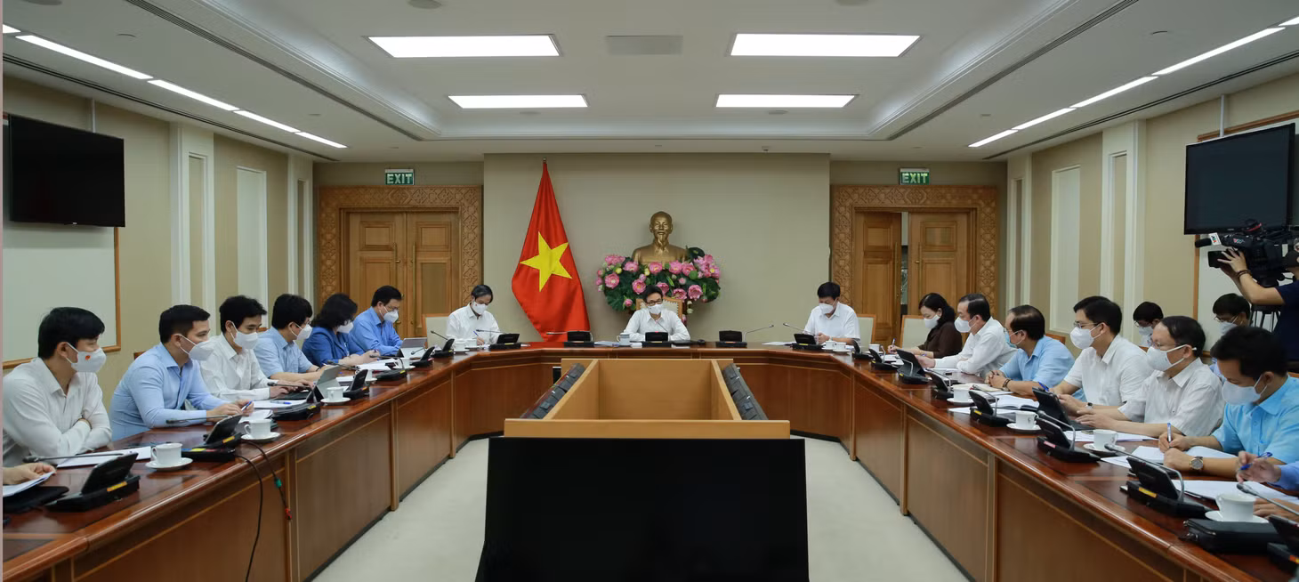 Phó Thủ tướng yêu cầu Ủy ban nhân dân các tỉnh, thành phố trực thuộc Trung ương rà soát, bảo đảm cơ sở vật chất, trường, lớp sẵn sàng cho học sinh đi học trở lại- Ảnh: VGP Phó Thủ tướng yêu cầu Ủy ban nhân dân các tỉnh, thành phố trực thuộc Trung ương rà soát, bảo đảm cơ sở vật chất, trường, lớp sẵn sàng cho học sinh đi học trở lại- Ảnh: VGP