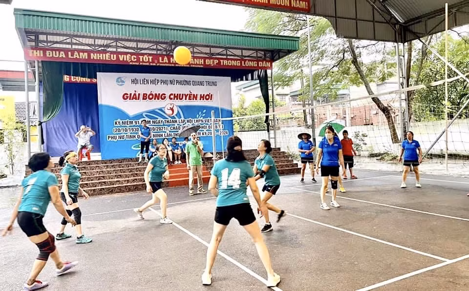 Hội LHPN Phường Quang Trung (TP Uông Bí) tổ chức Giải bóng chuyền hơi, kỷ niệm 91 năm Ngày thành lập Hội LHPN Việt Nam 20/10 (1930-2021).