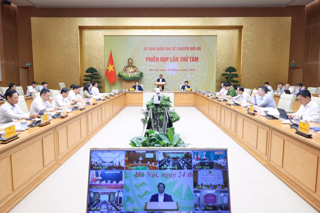 Thủ tướng Phạm Minh Chính, Chủ tịch Ủy ban Quốc gia về chuyển đổi số, chủ trì phiên họp lần thứ 8 của Ủy ban tại điểm cầu trụ sở Chính phủ.