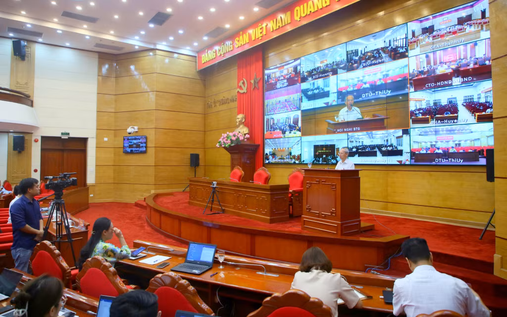 Giáo sư, Tiến sĩ Đinh Xuân Dũng, nguyên Phó Chủ tịch chuyên trách Hội đồng Lý luận, phê bình văn học, nghệ thuật Trung ương thông tin chuyên đề về văn hóa Đảng và đạo đức cách mạng trong tình hình mới.