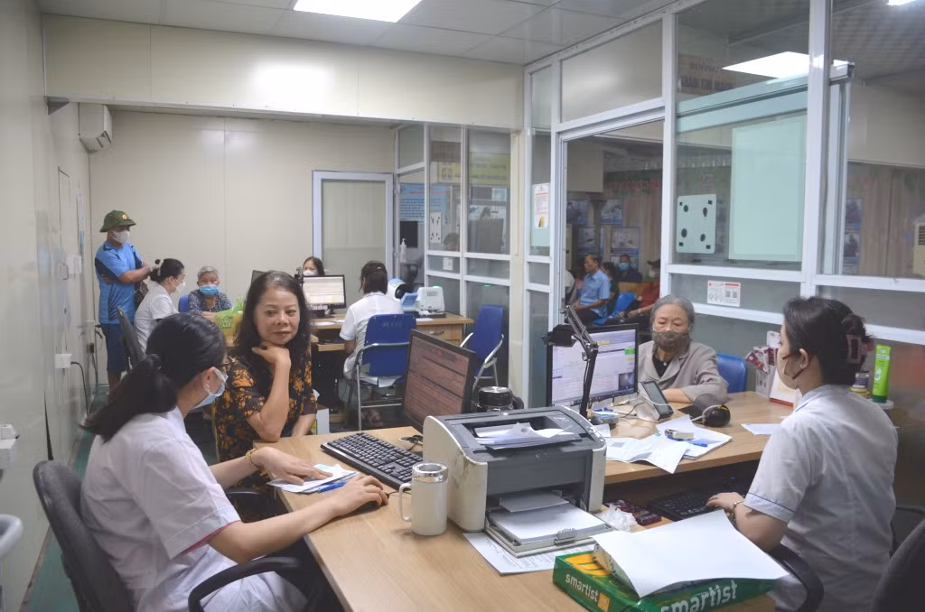 Phòng Khám tim mạch, Bệnh viện Đa khoa tỉnh, thu hút nhiều bệnh nhân đến khám, chữa bệnh mỗi ngày.