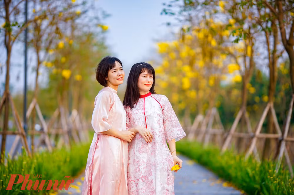 Cho tới nay, con đường hoa phong linh vẫn luôn là 1 địa chỉ được nhiều người mong chờ và tìm đến mỗi mùa hoa nở.