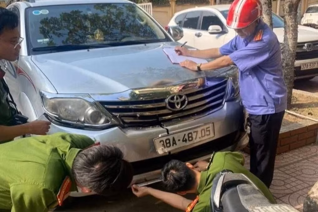 Chiếc ô tô liên quan vụ án (Ảnh: Văn Nguyễn).