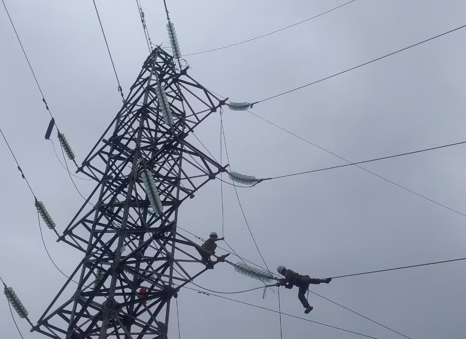 Rút kinh nghiệm từ giai đoạn I, nhà thầu thi công đã có phương án thi công khoa học, giảm thời gian cắt điện thi công.