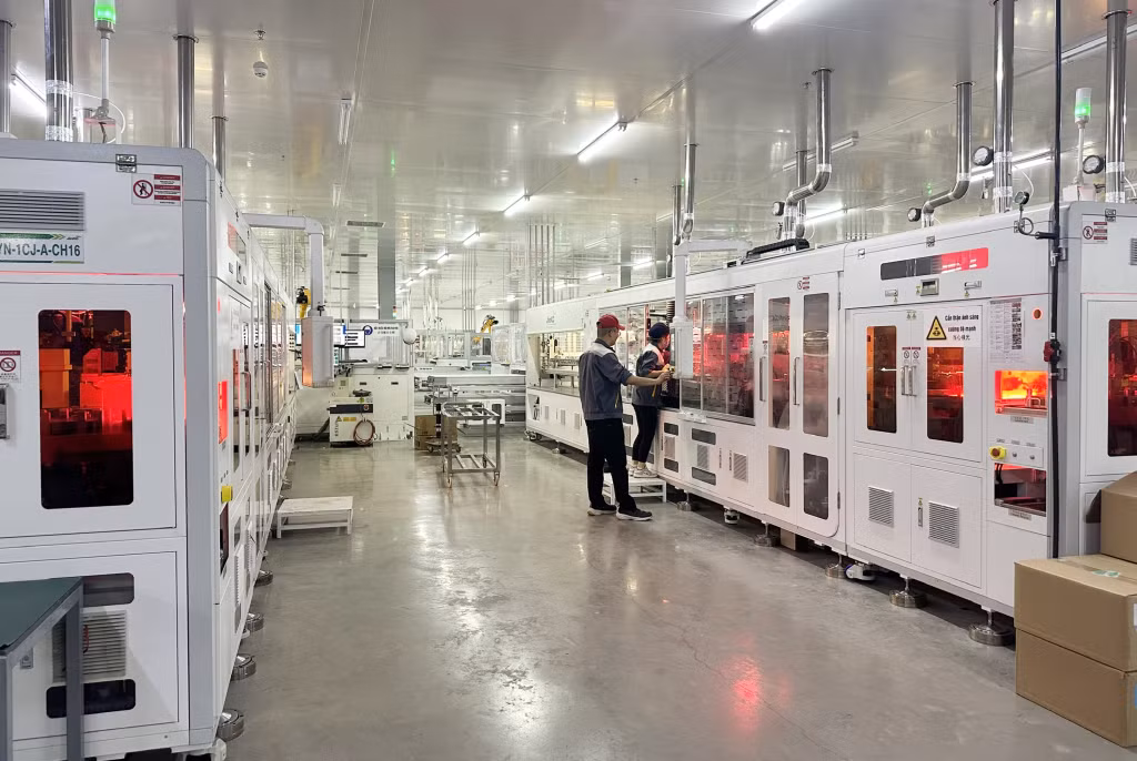 Dây chuyền sản xuất của Công ty TNHH Công nghệ Jinko Solar Việt Nam (KCN Sông Khoai, TX Quảng Yên).