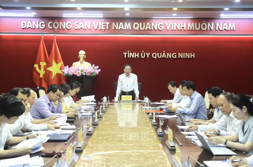 Đồng chí Nguyễn Xuân Ký, Ủy viên Trung ương Đảng, Bí thư Tỉnh ủy, Chủ tịch HĐND tỉnh kết luận hội nghị.