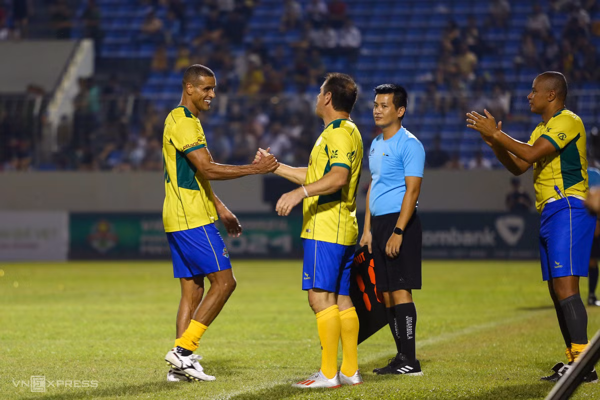 Brazil đại thắng khi đối đầu các ngôi sao Việt Nam ảnh 9
