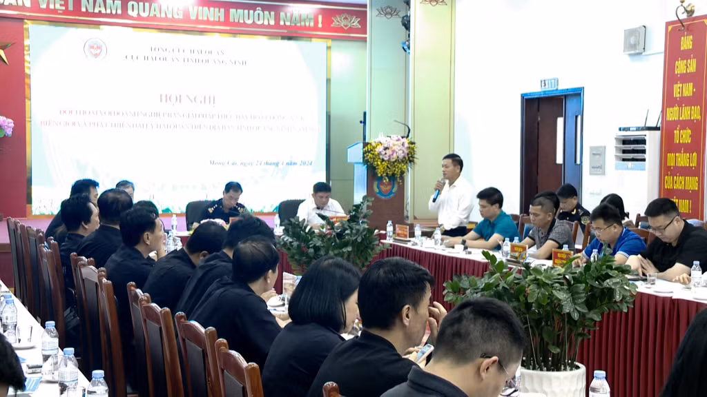 Doanh nghiệp phát biểu tham gia đóng góp ý kiến tại Hội nghị