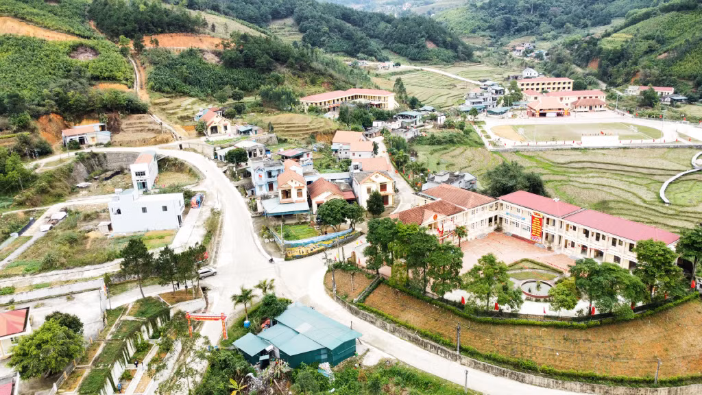 Một góc xã vùng cao Đại Dực, huyện Tiên Yên nhìn từ trên cao.