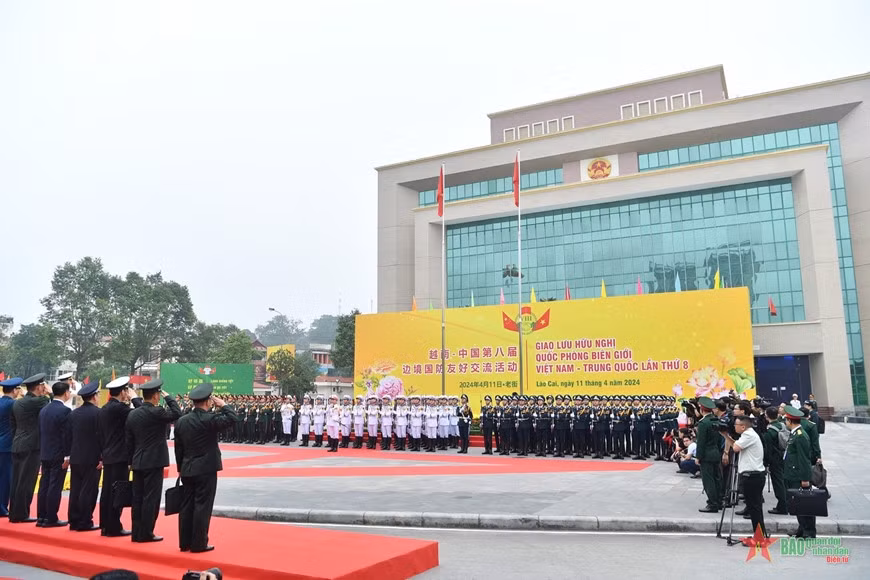Quang cảnh Lễ đón Bộ trưởng Đổng Quân và đoàn Trung Quốc. Ảnh: TRỌNG HẢI