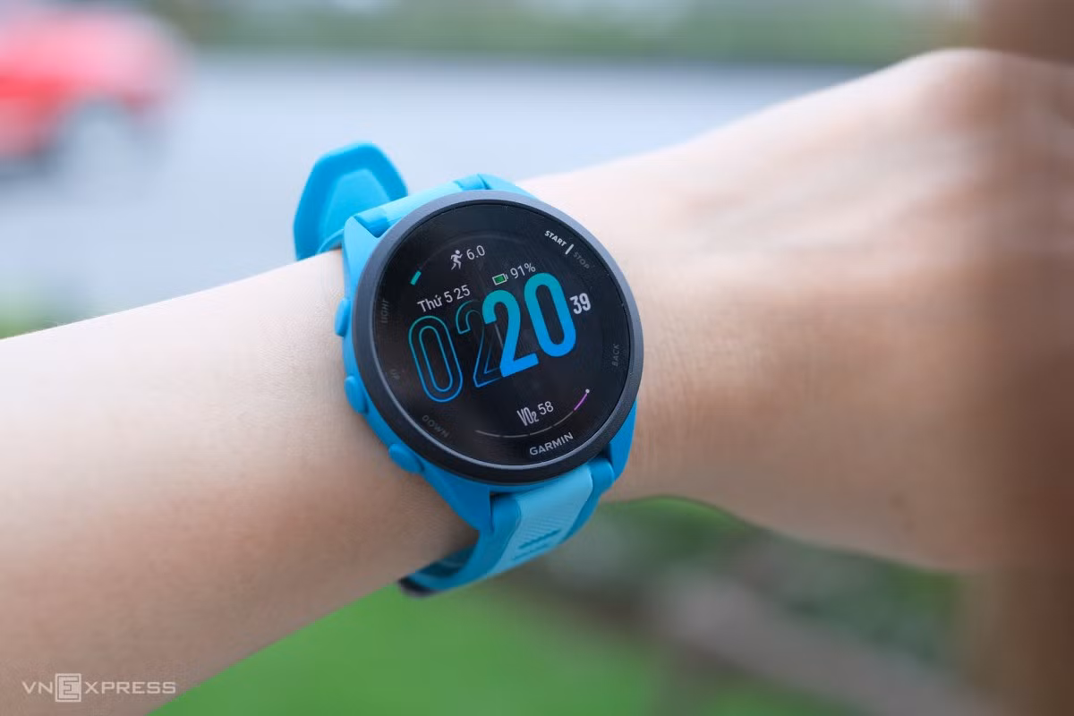 Bốn smartwatch mới bán tại Việt Nam ảnh 2 Bốn smartwatch mới bán tại Việt Nam ảnh 2
