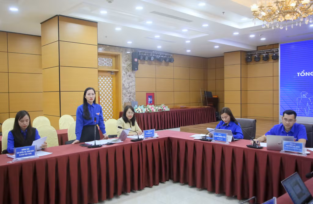 Các đại biểu phát biểu ý kiến, thảo luận tại hội nghị.