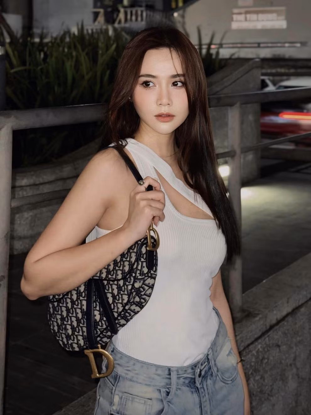 Huyền Lizzie tự mua nhà, sắm xe cho bản thân (Ảnh: Facebook nhân vật).