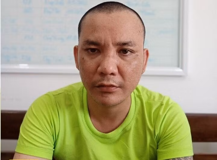 Chân dung Văn Phú Hiệp - kẻ vờ hỏi mua điện thoại rồi cướp giật. (Ảnh: C.A)