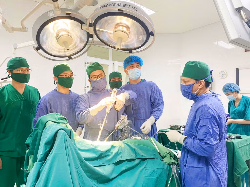 Ca phẫu thuật nội soi lồng ngực tại Bệnh viện Bãi Cháy. Ảnh: Mạc Thảo (Bệnh viện Bãi Cháy)