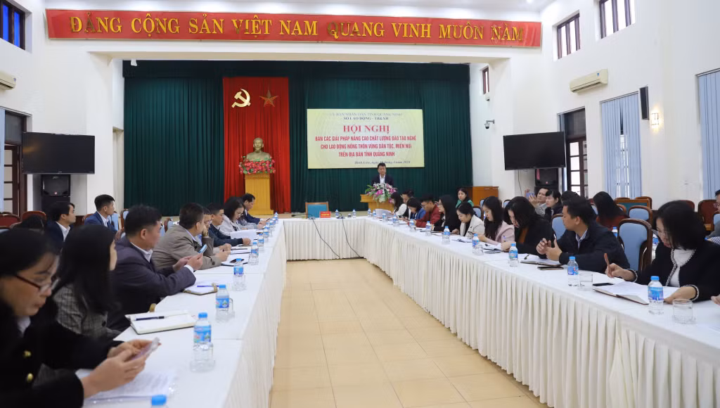 Hội nghị bàn giải pháp nâng cao chất lượng đào tạo lao động nông thôn vừa diễn ra tại huyện Bình Liêu, tháng 3/2024.