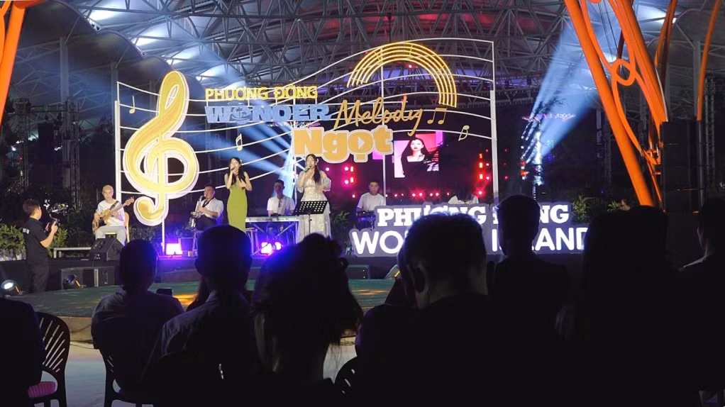 Minishow ca nhạc bãi biển Phương Đông Wonder Melody khởi động chuỗi sự kiện Vân Đồn Wonder Summer 2024 - Mùa hè bất tận tại Vân Đồn.