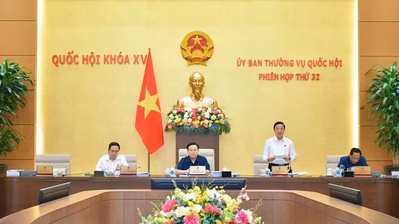 Phó Chủ tịch Quốc hội Nguyễn Khắc Định điều hành phiên họp cho ý kiến về dự án Luật Tư pháp người chưa thành niên. (Ảnh: DUY LINH)