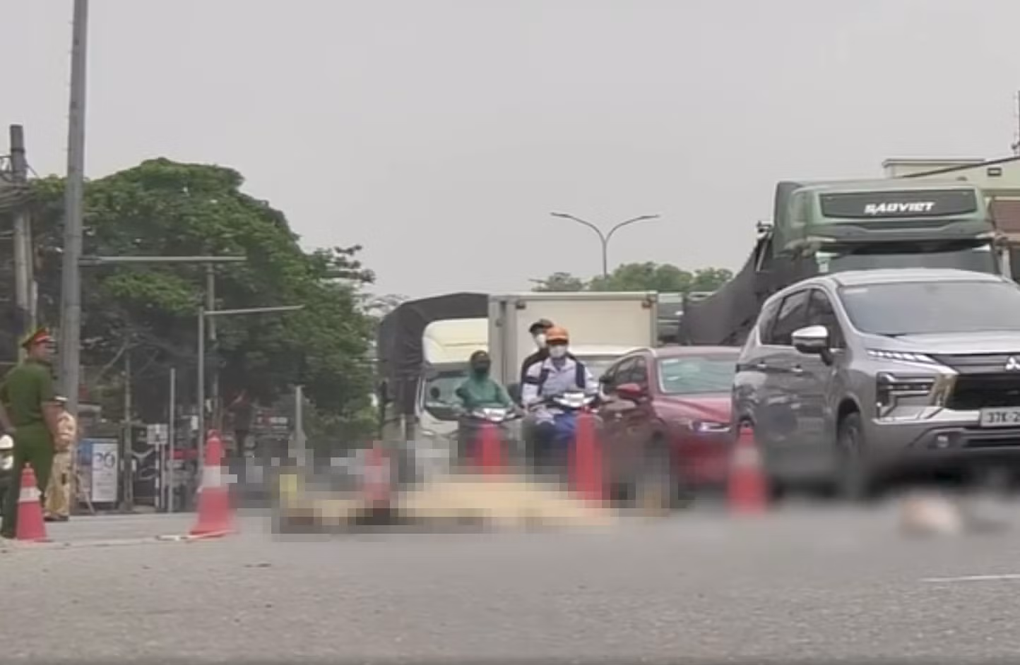 Hiện trường vụ tai nạn khiến người đàn ông tử vong.