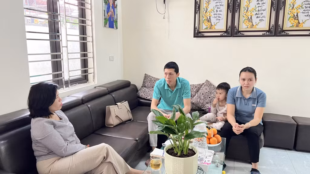 Anh Vũ Văn Phượng, thợ lò bậc 5/5, phân xưởng Khai thác 2, Công ty CP Than Núi Béo đưa vợ con ra Hạ Long sinh sống và xác định gắn bó cuộc đời với nghề mỏ.