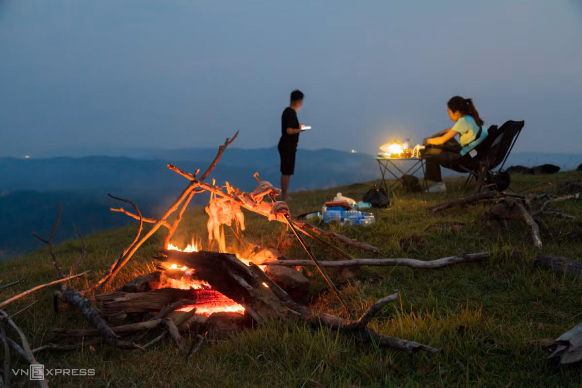 Trekking, cắm trại trên đồng cỏ hàng chục ha ở Quảng Trị ảnh 6