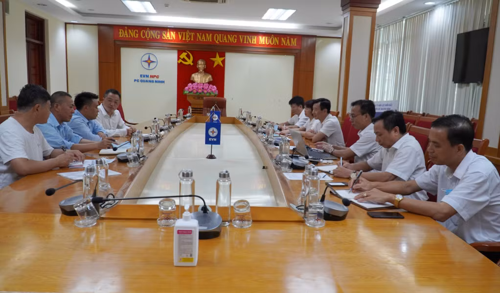 Công ty Điện lực Quảng Ninh làm việc với Công ty TNHH Khu công nghiệp TexHong Việt Nam về việc điều chỉnh phụ tải điện.