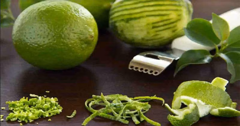 Bạn có thể cho vỏ chanh vào trà, nước lọc, salad. Ảnh minh họa: UNB