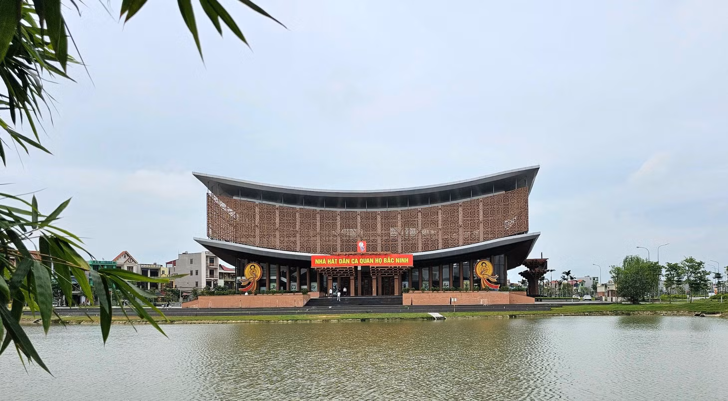 Toàn cảnh Nhà hát dân ca Quan họ Bắc Ninh.