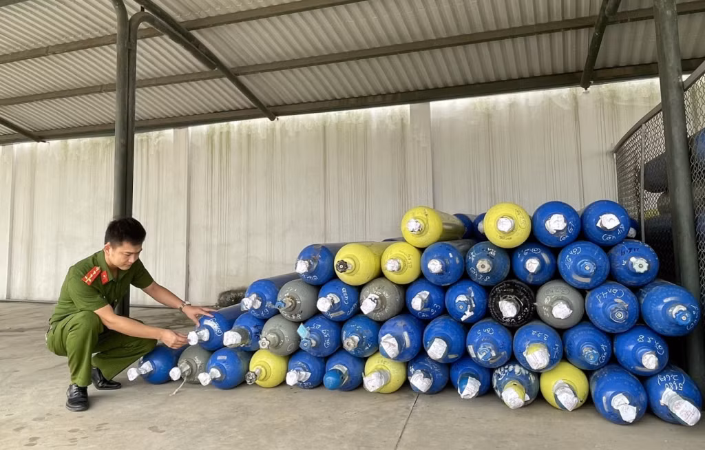 Nhiều chất kích thích, chất gây nghiện tuy không nằm trong danh mục chất ma túy, nhưng gây ảnh hưởng rất lớn đến sức khỏe tinh thần của người sử dụng, như khí cười, thuốc lá điện tử...