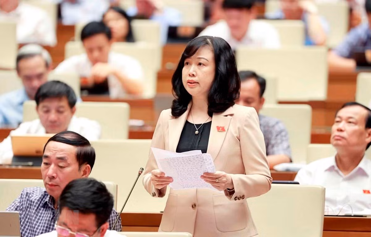 Bộ trưởng Bộ Y tế Đào Hồng Lan phát biểu giải trình, làm rõ một số vấn đề Đại biểu Quốc hội nêu. (Ảnh: Doãn Tấn/TTXVN)