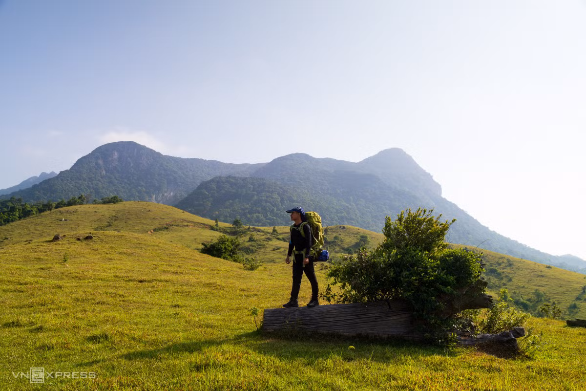 Trekking, cắm trại trên đồng cỏ hàng chục ha ở Quảng Trị ảnh 10
