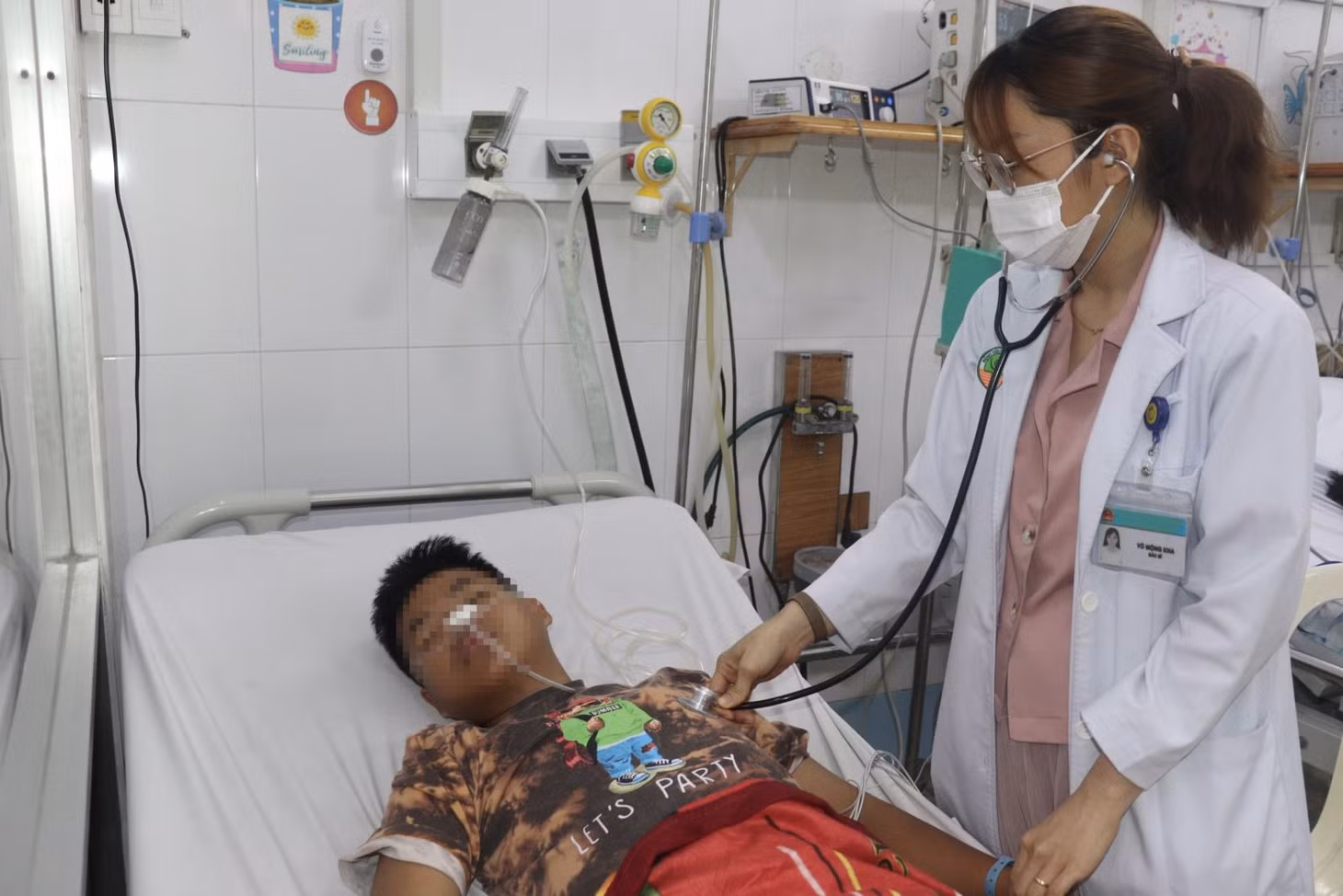 Do được truyền thuốc giải độc BAT nên 2 bệnh nhi bị ngộ độc botulinum đã không phải thở máy, sức cơ cũng đã được cải thiện.